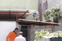 BILGE AKTAŞ - Evlerinin Çatısı Çökme Tehlikesindeki Aileye Akdeniz Belediyesi'nden Destek