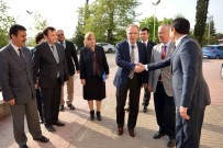 Rektör Uzun, Akademisyenlerle Biraraya Geldi