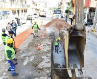 ALİ FUAT CEBESOY - Büyükşehir'in Karabağlar'a Su Baskınlarını Önleme Yatırımı Sürüyor