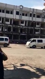 Cizre'de Yıkım Çalışması Yapılan Otel Binası Çöktü