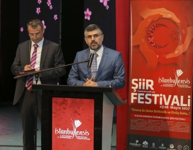 İstanbulensis Şiir Festivali'nde Şairler, Mültecilerle Buluştu