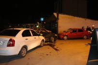 KADIN SÜRÜCÜ - Kadın Sürücünün Kullandığı Otomobile İki Araç Birden Çarptı