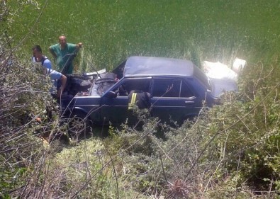 Milas'ta Otomobil Tarlaya Uçtu; 2 Yaralı