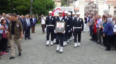 Emekli Vali Metin, Eşi Ve Kızı Devlet Töreniyle Son Yolculuğuna Uğurlandı