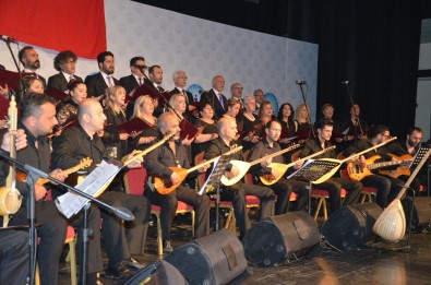 Fatsa'da Türk Halk Müziği Konseri
