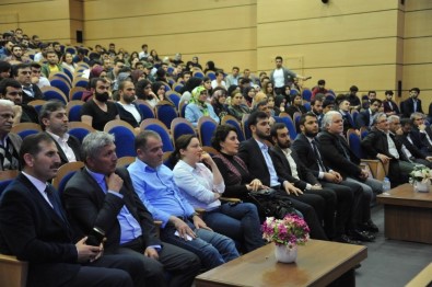 Gazeteci Fatih Tezcan BEÜ'de 'Türkiye Neden Hedefte' Başlıklı Konferans Verdi