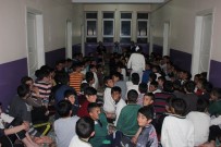 ENVER ÖZDERİN - Taşlıçay Kaymakamı Yatılı Okulu Ziyaret Etti