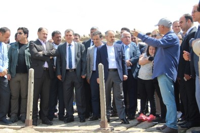 Bakan Kılıç Referandumda En Yüksek Evet Oyu Çıkan Harran'ı Ziyaret Etti