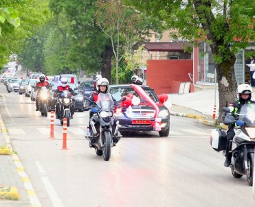 Bakandan Şehit Oğluna Sünnet Düğünü Sürprizi