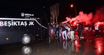 Beşiktaşlı Taraftarlar Takımı Karşıladı