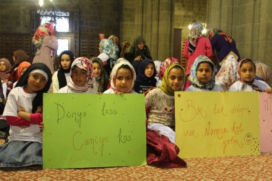 Erzurum'da İlkokul Öğrencileri Camii'de Buluştu