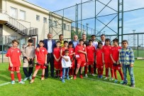 KENAN ŞAHIN - Pendik'te Miniklerden Nefes Kesen Futbol Turnuvası