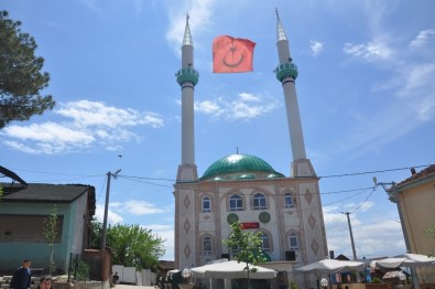 Süpürtü Cami İbadete Açıldı