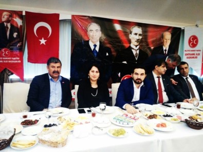 Taşdoğan MHP'li Delegelerle Biraraya Geldi