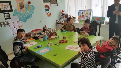 TİKA'dan Batum'da Engelli Çocukların Eğitim Gördüğü Merkeze Destek