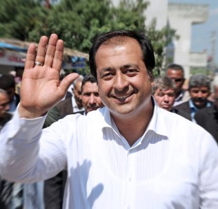 AK Parti'li Eski Vekile FETÖ'den Gözaltı