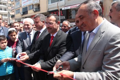 Elazığ'da Yetim Çocuklar İçin Kermes Açıldı