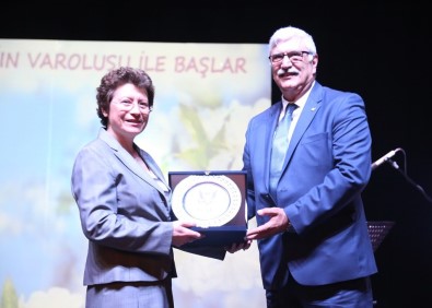 GAÜ Ebeleri, Dünya Ebelik Haftasını Kutladı