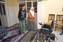 HAYIRSEVER İŞ ADAMI - Hayırseverden Engelli Gence Akülü Araba