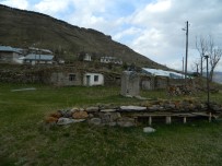 HÜKÜMDAR - Uluçam Köyü İnsansız Kaldı