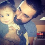 2,5 Yaşındaki Ece'nin Yürümesi 4 Kutu İlaca Bağlı