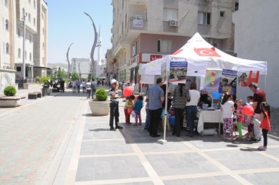 Cizre'de Sevgi Sokağında Trafik Bilgilendirme Standı Açıldı