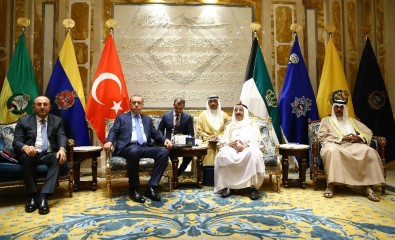 Cumhurbaşkanı Erdoğan, Kuveyt Emiri İle Baş Başa Görüştü