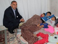 GÜRSEL TEKİN - Gürsel Tekin Suriyelilerin evine ayakkabıyla girdi