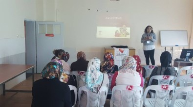 Hisarcık'ta 'Aile İçi İletişim Ve Bilinçli Medya Kullanımı' Eğitimi