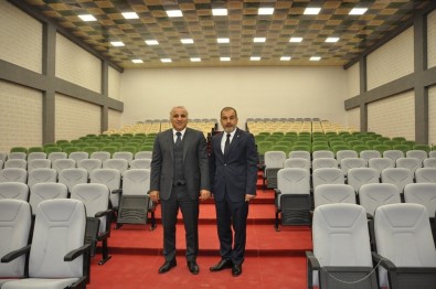 Vali Zorluoğlu, Konferans Salonu Ve Teşhir Merkezini İnceledi