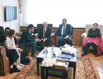 Kılıçdaroğlu'ndan şehit Tümgeneral Aydın'ın ailesine ziyaret