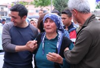 MUSTAFA TOPRAK - Şehit Yarbay Songül Yakut'un Cenazesi Helallik İçin Evine Getirildi