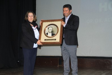 Türkiye Üniversiteler Arası Tiyatro Festivali'nde Ödüller Sahiplerini Buldu