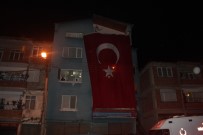 Şırnak Şehidinin Evine Dev Türk Bayrağı Asıldı.