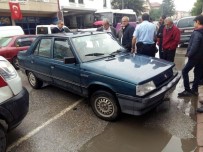 U DÖNÜŞÜ - Kontrolsüz Dönüş Yapmak İsteyen Otomobil Sürücüsü Kaza Yaptı Açıklaması 1 Yaralı