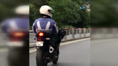 Motosiklette Tehlikeli Şov !