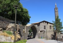 ROBOT - Arslanoğlu Açıklaması 'Dünyanın İlk Robotu 8 Asır Önce Diyarbakır'da İcat Edildi'