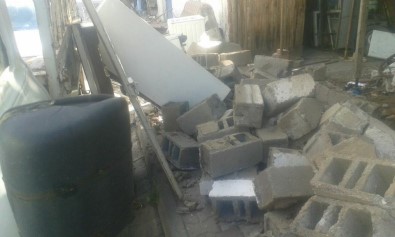Deprem'de Bazı Evler Zarar Gördü