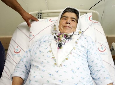 Kanser Hastası Kadın Robotik Cerrahi Ameliyatıyla Sağlığına Kavuştu