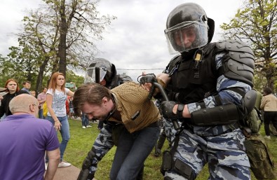 Rusya'da Protesto Gösterisine Müdahale Açıklaması 650 Gözaltı