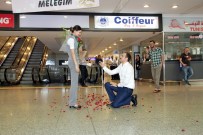 NECEF - Havalimanında İlginç Evlilik Teklifi