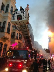 Kumkapı'da Otel Yangını Açıklaması 2 Ölü