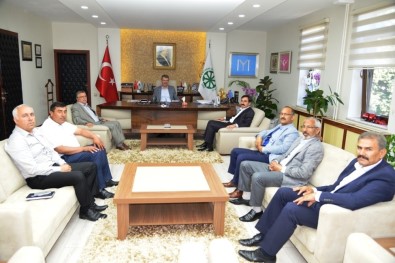 Şarkışla Ve Gürçayır Belediye Başkanlarından Başkan Akay'a Tebrik Ziyareti