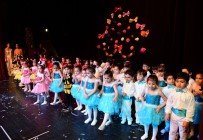 FRANSıZCA - Adana Büyükşehir Belediyesi Gündüz Çocuk Bakımevi Öğrencilerinden Yıl Sonu Gösterisi