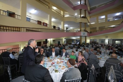Başkan Çelik Huzurevi'nde İftar Açtı