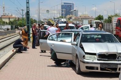 Konya'da Zincirleme Kaza Açıklaması 13 Araç Birbirine Girdi