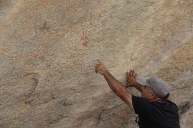 Madran Dağı'nda Prehistorik Kaya Resimleri Bulundu