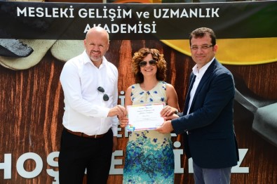 Mesleki Gelişim Ve Uzmanlık Akademisi Sertifika Töreni Yaşam Vadisi'nde Yapıldı