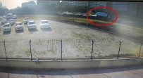 TEM OTOYOLU - Meyve Yüklü Aracın Devrilme Anı Kamerada
