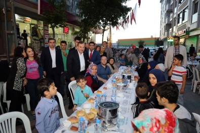 Sokak İftarları Ramazan'ın Bereketi İle Sürüyor